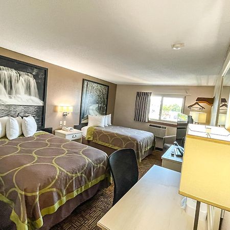 Super 8 By Wyndham Indianapolis Emerson מראה חיצוני תמונה
