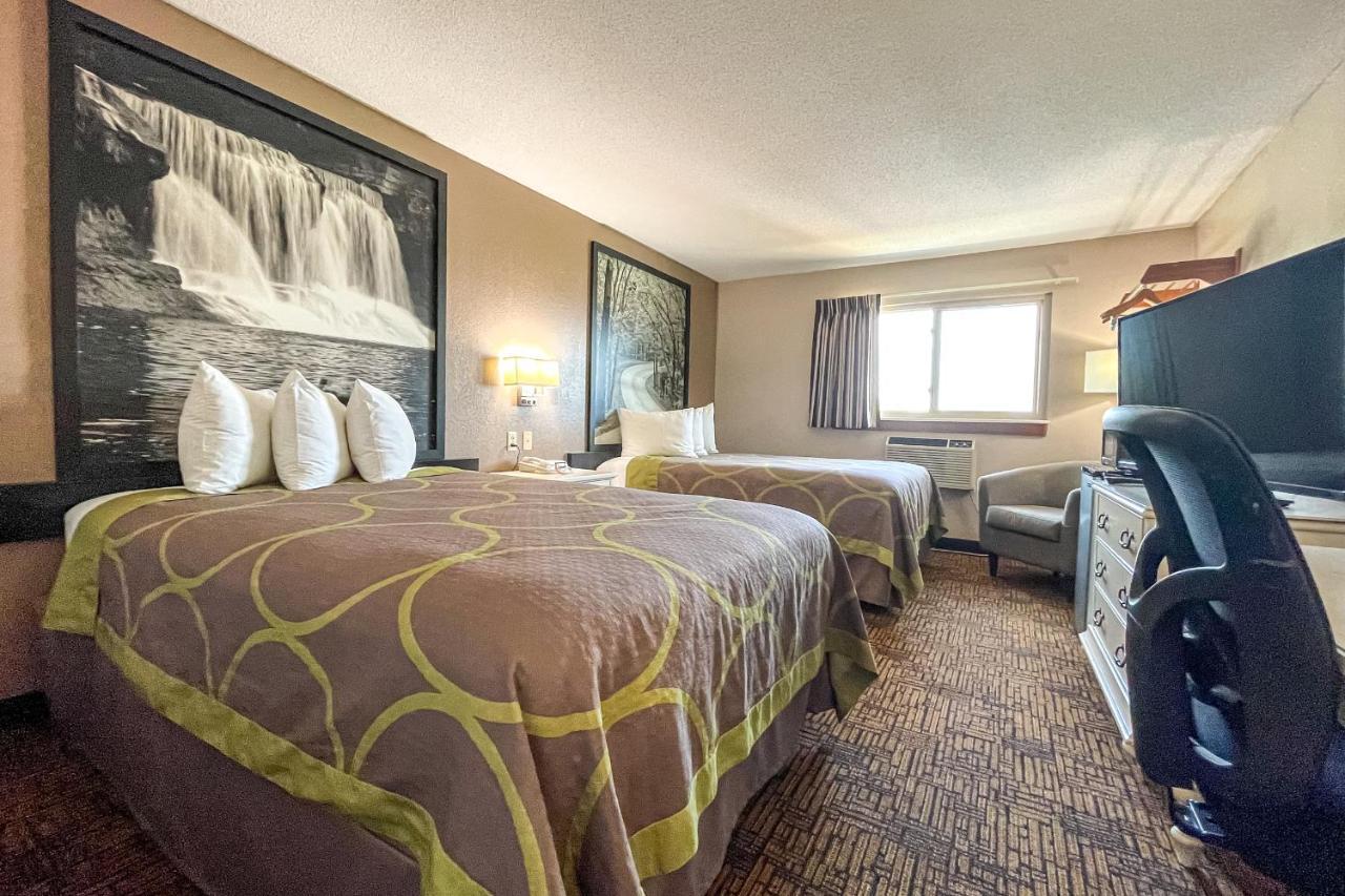 Super 8 By Wyndham Indianapolis Emerson מראה חיצוני תמונה