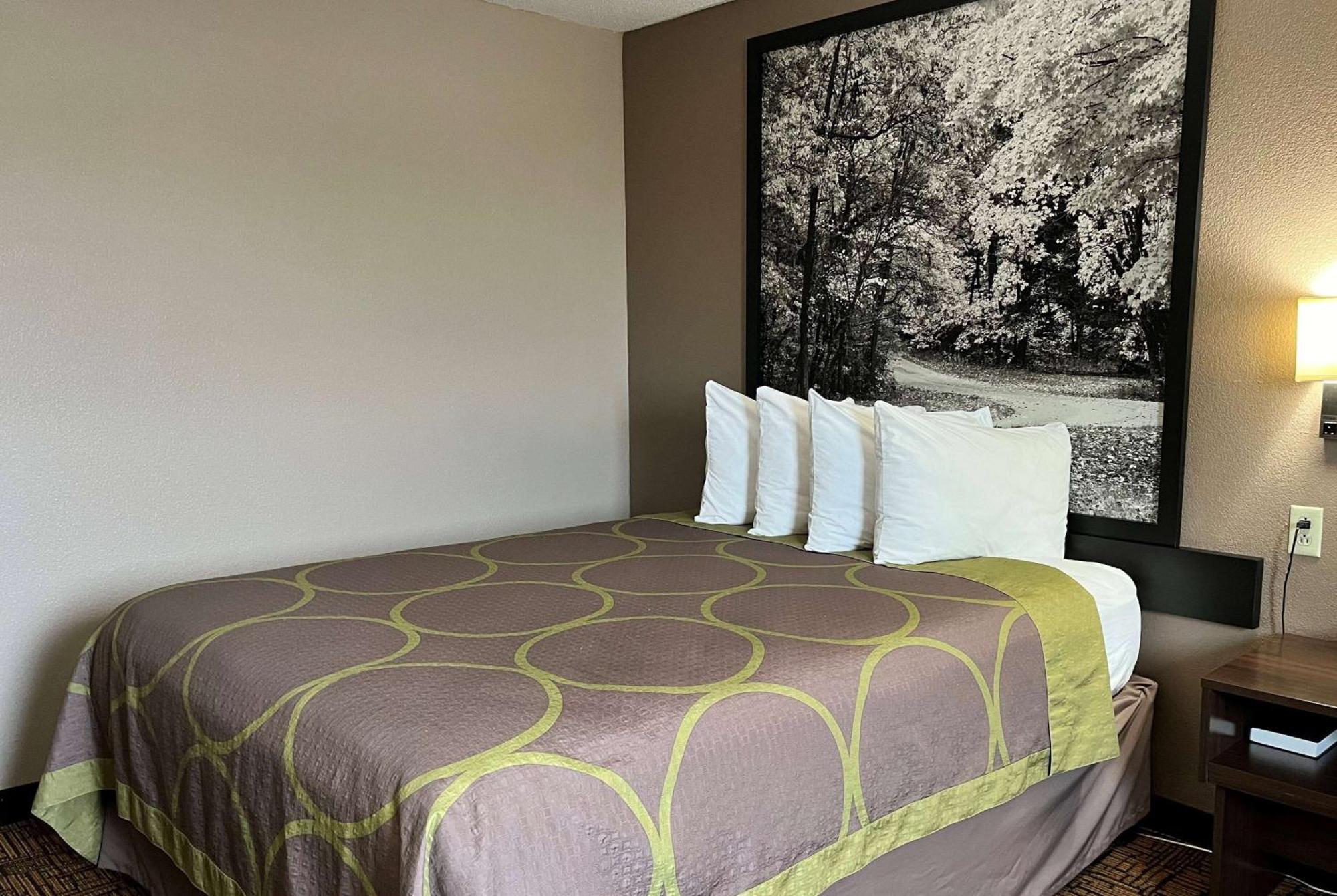 Super 8 By Wyndham Indianapolis Emerson מראה חיצוני תמונה