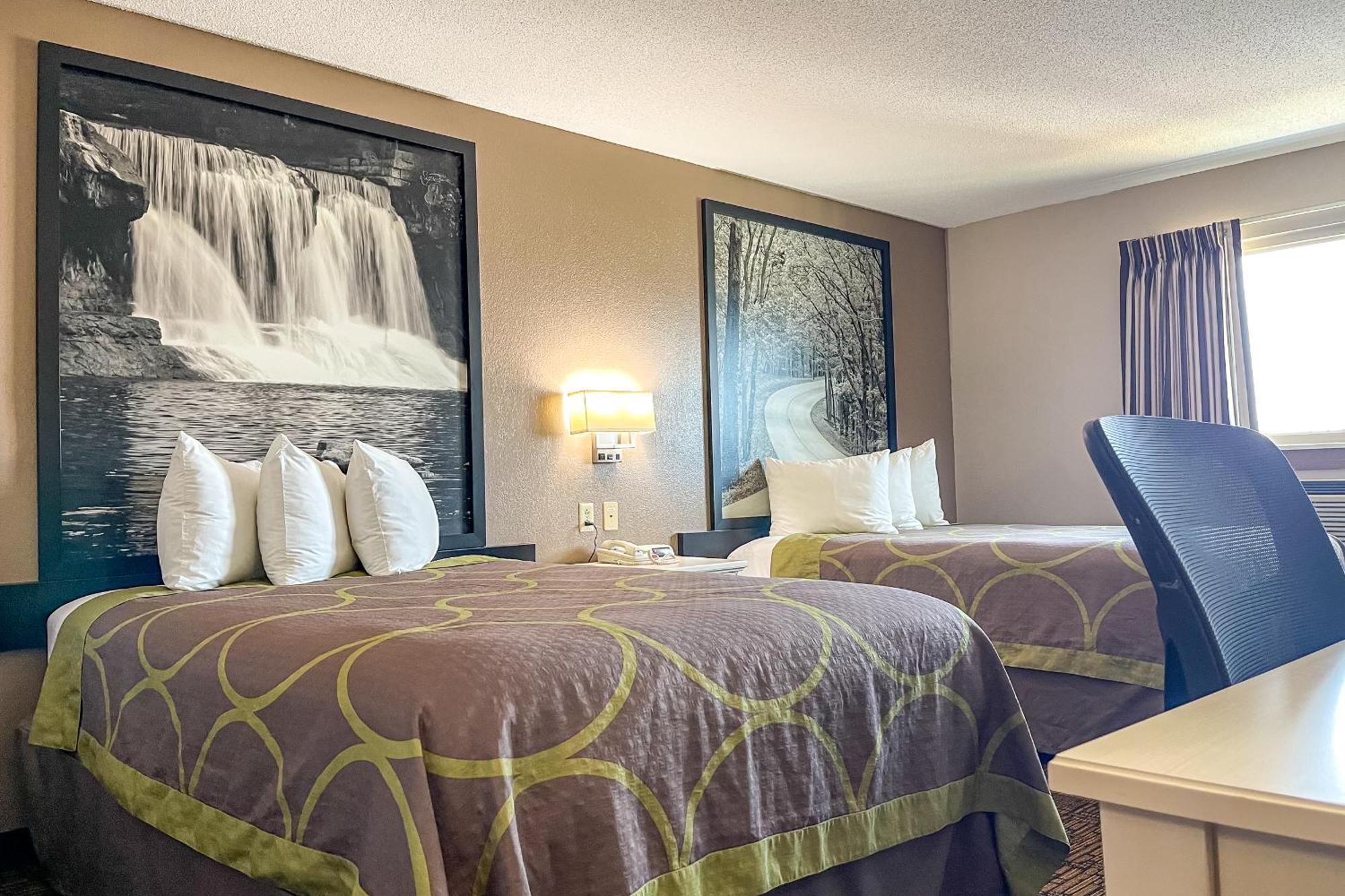 Super 8 By Wyndham Indianapolis Emerson מראה חיצוני תמונה