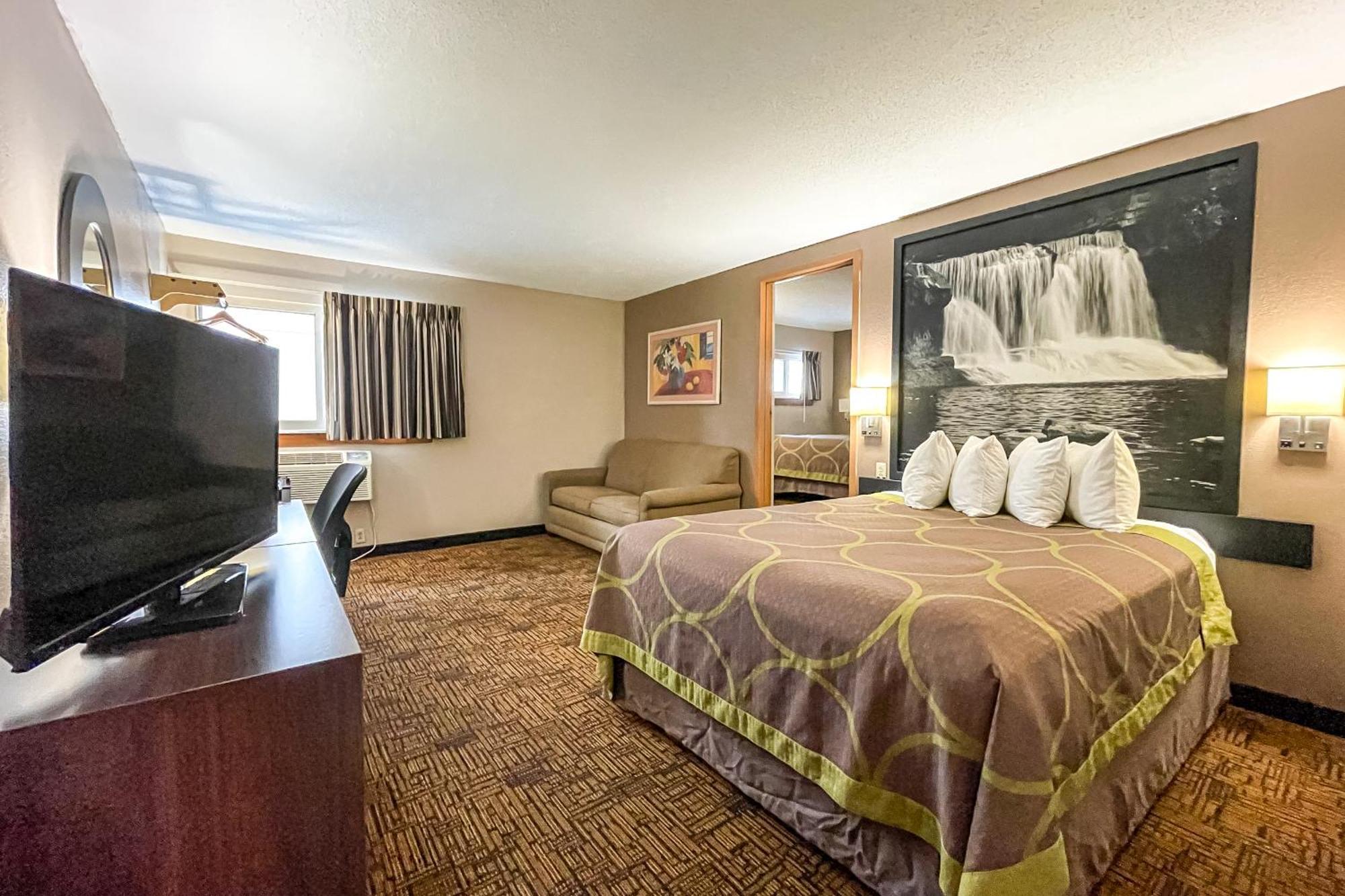 Super 8 By Wyndham Indianapolis Emerson מראה חיצוני תמונה